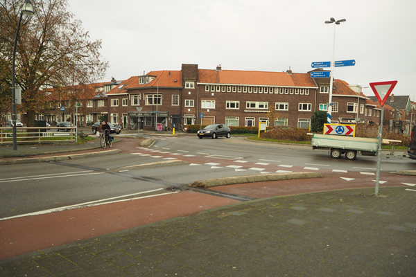 A protected roundabout in Zwolle. Note the one lane each way for cars.